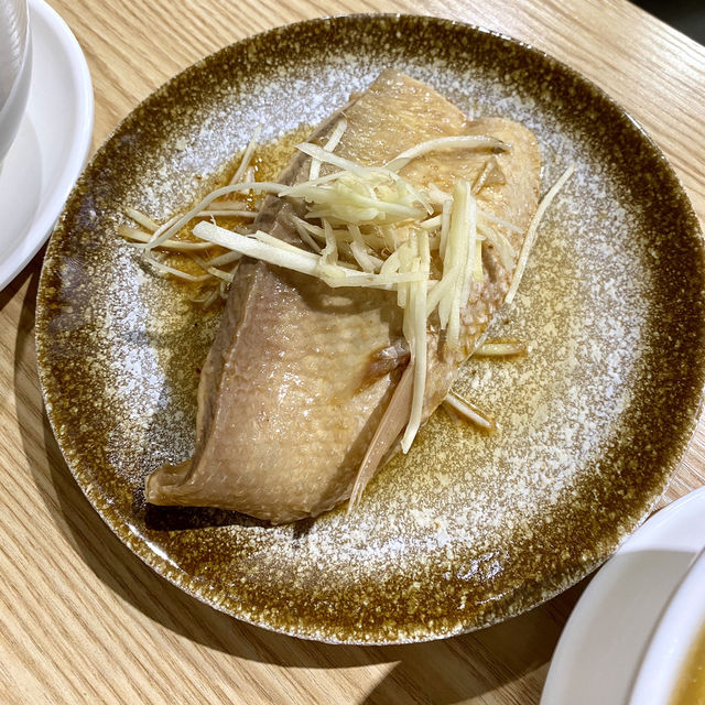 【高雄】美良家｜高醫附近CP值很高的文青燉湯店 ！用餐時間總是高朋滿座