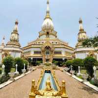 ไหว้พระมหาเจดีย์ชัยมงคล จังหวัดร้อยเอ็ด