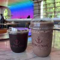Burgundy ร้านวิวสวยควรมาสักครั้ง