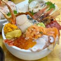 小樽三角市場-海鮮愛好者必到海鮮市場，螃蟹新鮮，丼飯足料