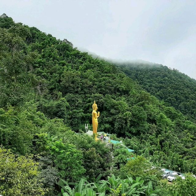 พระธาตุอินทร์แขวน ณ เวียงโกศัย
