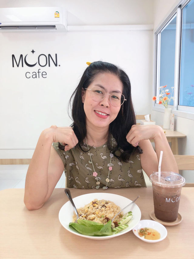 🤩 Moon Food & Coffee MOON café