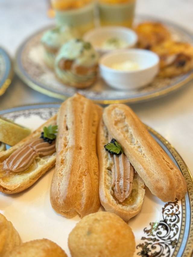 歷山餐廳CAFÉ A✨最近特別推出充滿堅果濃郁香氣及絲滑細膩之特色開心果下午茶🤩