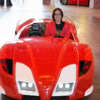 สวนสนุก Ferrari world ดูไบ