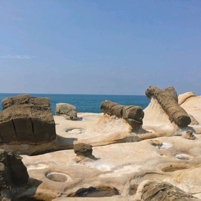 Yehliu Geopark: A Surreal Encounter with Nature's Sculptures