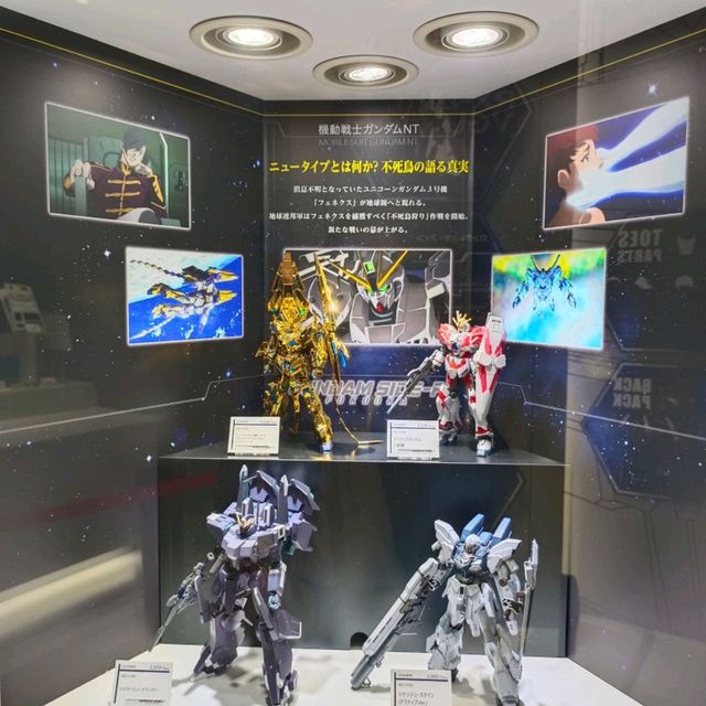 福崗LaLaport巨型高達