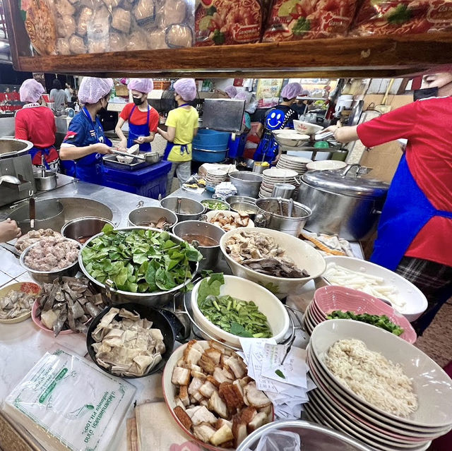 ”โกเบ๊นซ์ข้าวต้มแห้งภูเก็ต“ ร้านอร่อยระดับมิชลิน