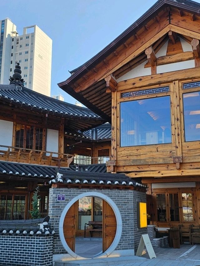 세종, 도심 속 고즈넉한 한옥 카페 