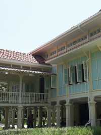 เที่ยวชมพระราชนิเวศน์มฤคทายวัน ชะอำ