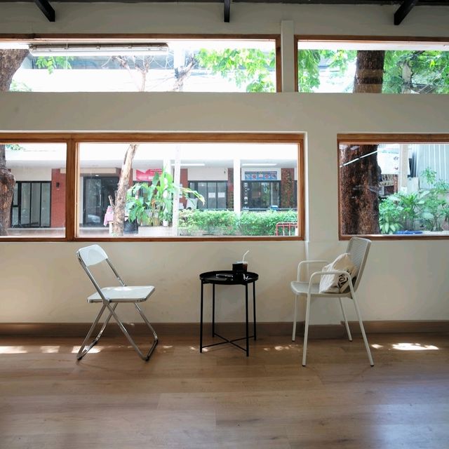 aesthetic cafe