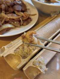 Retro Meal by the River in Wulai Old Street