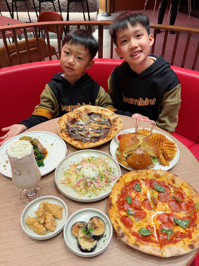 【 一邊品嘗美食，一邊飽覽啟德主場館日夜美景 】