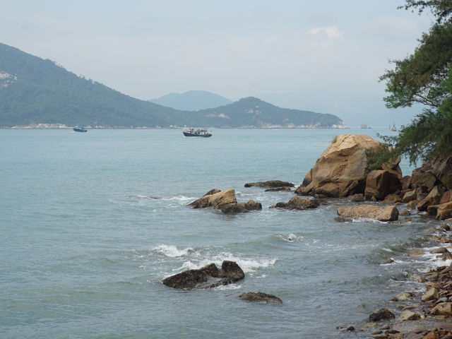 Cheung Chau Adventure: Breathtaking Views, Vibrant Streets, and Tasty Treats