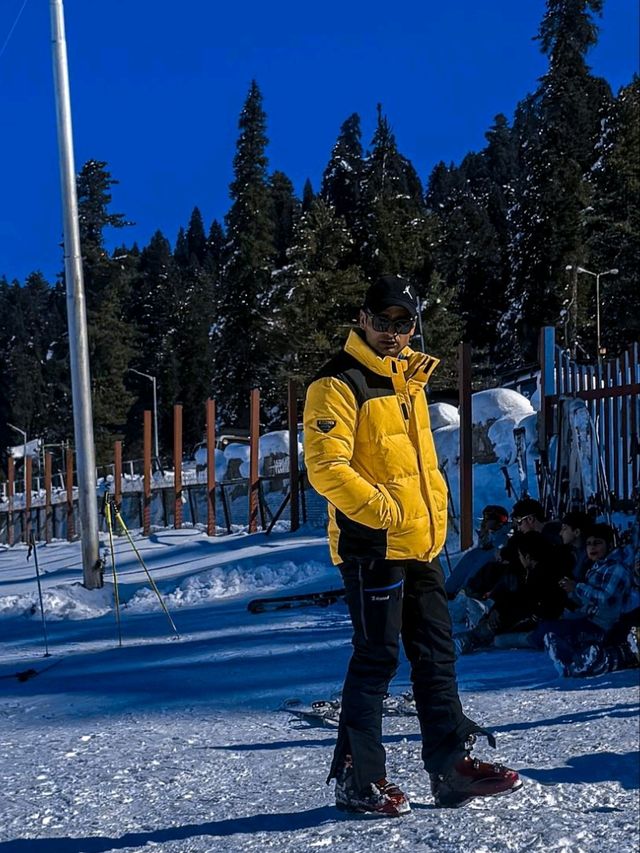 ⛷️ Discover Skiing in Gulmarg – The Ultimate Snow Adventure! ❄️🏔️
