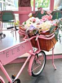 A PINK DATE AT EL & N LONDON CAFE PAVILLION