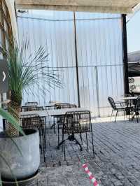 Red Temp Coffee เขาสามมุข คาเฟ่ริมทะเลที่คุณต้องแว