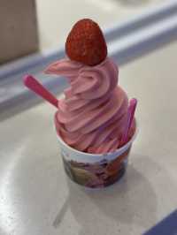 여수의 명물 딸기 모찌와 디저트를 맛보실 수 있는 🍓여수 봉산동 카페투어