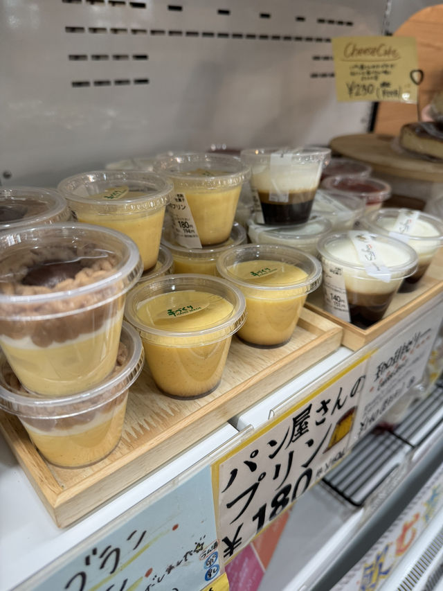 【福岡グルメ】焼きたてパンがたくさん並ぶ倉庫を改装した人気のベーカリー🍞