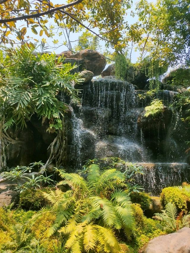 คาเฟ่ต่อบุญ บรรยากาศดีในวัดแค สุพรรณบุรี