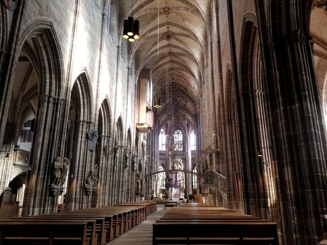 [🇩🇪ニュルンベルク] 中世都市で宗教建築を堪能できる、おすすめの教会3つ