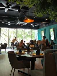 A Relaxing Dining Experience