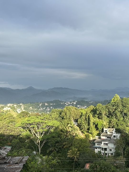 🏨 Budget hotel with stunning view in Kandy 
