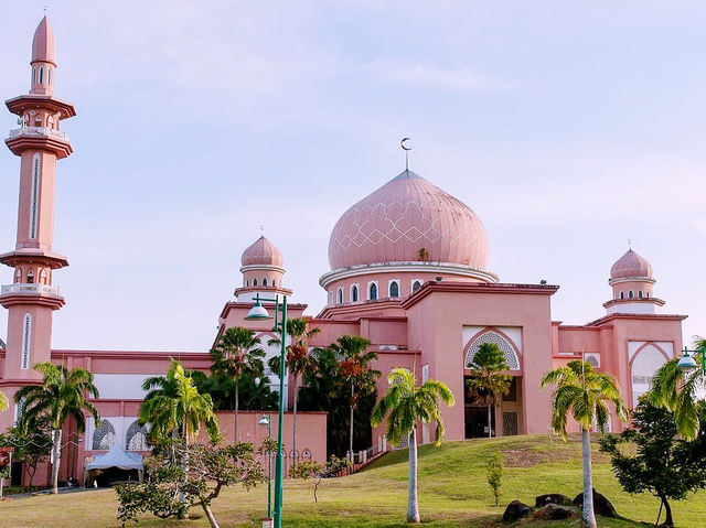 From Campus to Coastline: Experiencing UMS’s Breathtaking Views!"🏖️🎓  