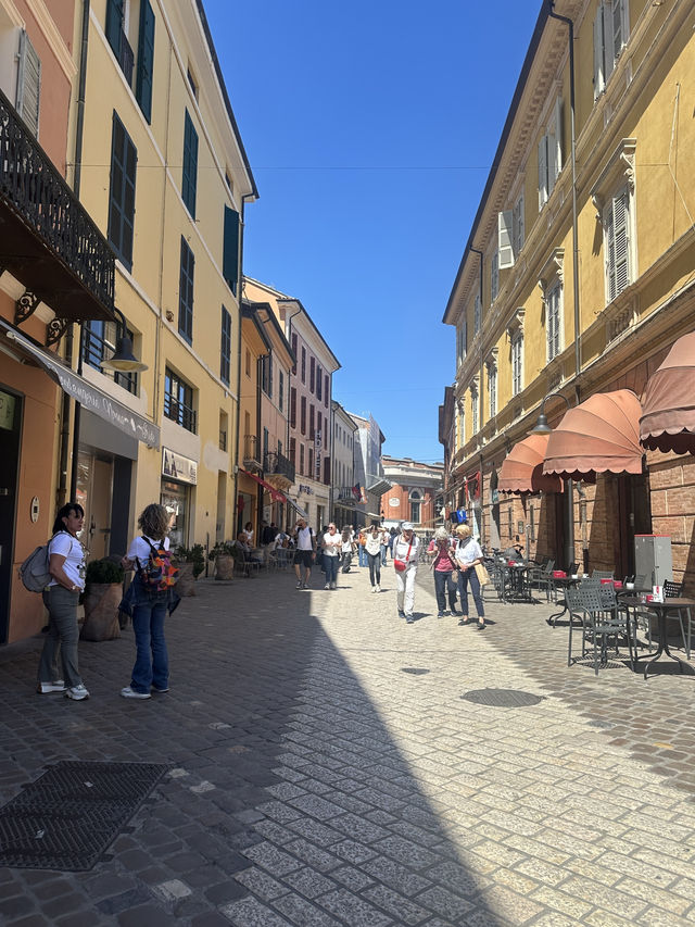 遊意大利拉文娜小鎮🇮🇹欣賞中世紀古建築🏛️