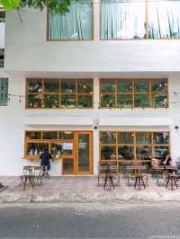 Le Blanc Coffee & Space