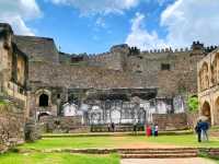 Unveiling the Secrets of Golconda Fort – A Walk Through Timeless Grandeur