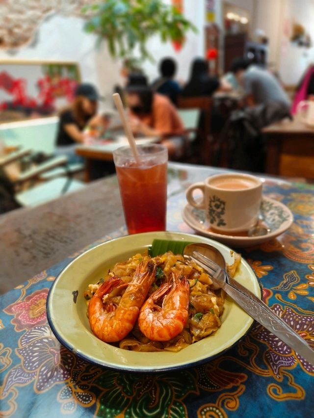 A Taste of Heritage at Loong Fong Café