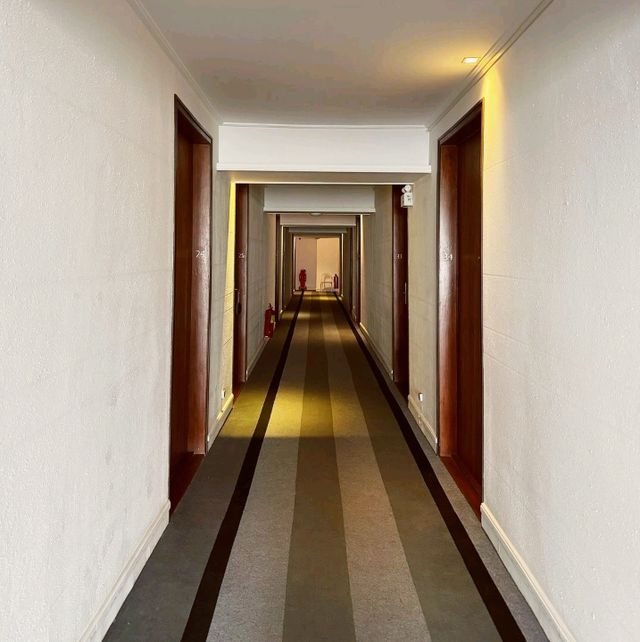 LUXX Langsuan Hotel