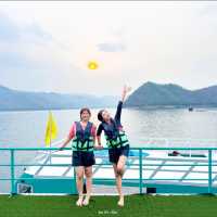 พักแพเขื่อนศรีนครินทร์ ล่องแพเปียก เล่นสวนน้ำ