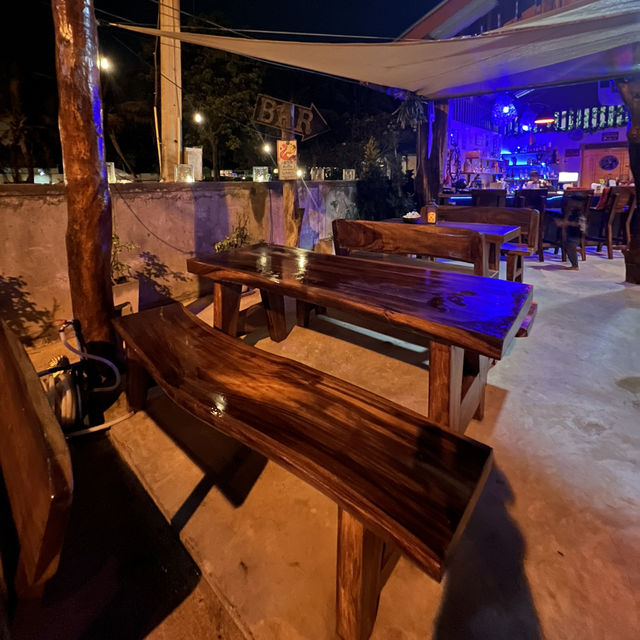 Handlebar and Grill หาดทุ่งวัวแล่น