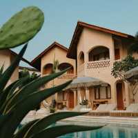 A Coastal Sanctuary of Sophisticated Tranquility
