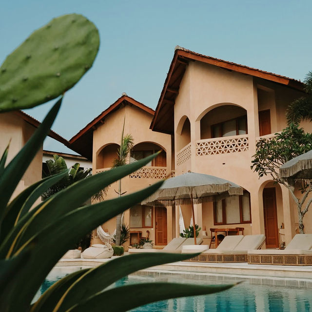 A Coastal Sanctuary of Sophisticated Tranquility