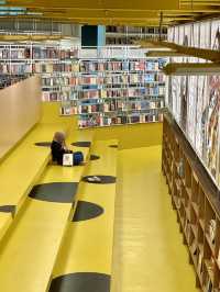 Reading in Color: A Quiet Escape at BookXcess Lalaport