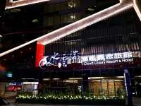 這間旅館根本是飯店界的樂園吧！我們這次入住 #台中水雲端旗艦概念旅館，從房內KTV、按摩浴缸、蒸氣室，到Switch電玩、親子遊樂區，根本捨不得退房！