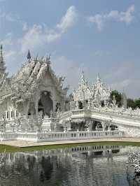 ศิลปะ ความศรัทธา และความฝัน ที่จับต้องได้