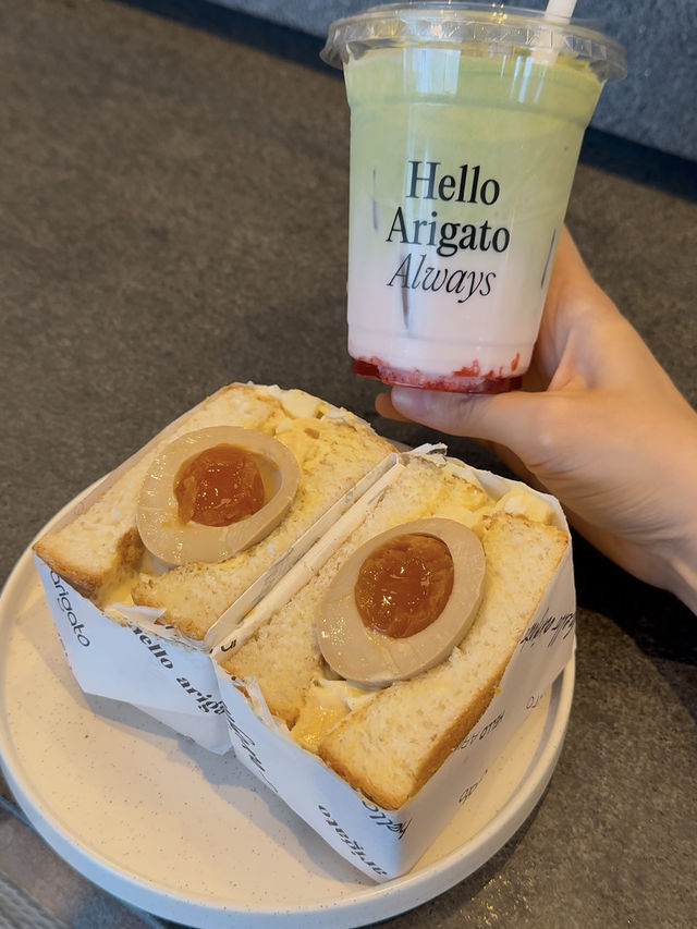 Walkable Foodie Haven: Cafe Hopping in Tiong Bahru