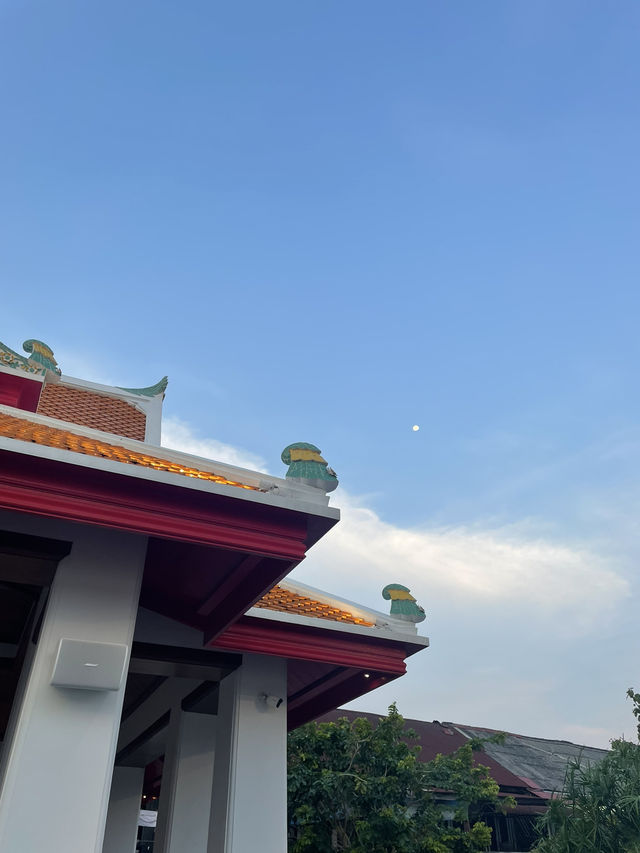 A Royal Day in Wat Pho & The Grand Place