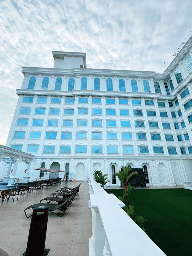 Serene City Escape: Infinity Pool Bliss at Adimulia