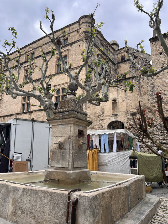 Gordes หมู่บ้านบนยอดเขาที่สวยที่สุดในฝรั่งเศส