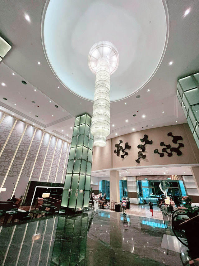 Hilton Kuala Lumpur: The Perfect Blend of Summer Leisure and Business Comfort