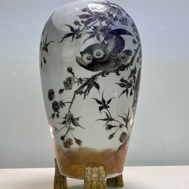 Yokohama | Adorable Porcelain Vases at the Yokohama Museum of Art! 🏺✨