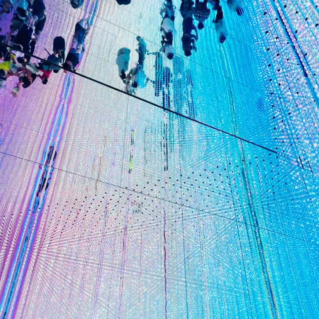 Walking Through Light: A Surreal Escape at teamLab Planets Tokyo 🇯🇵