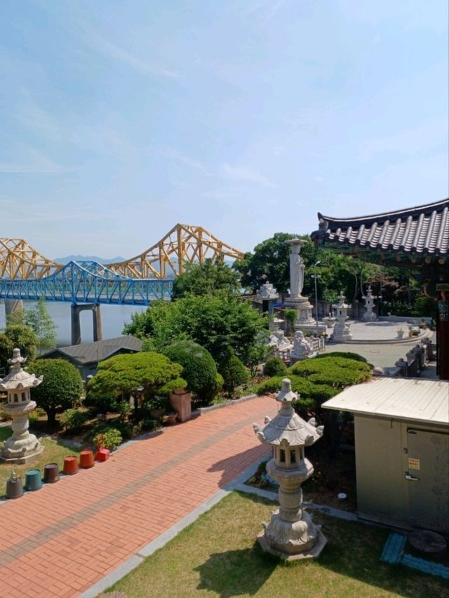바다 같은 낙동강 풍경을 품은 산사