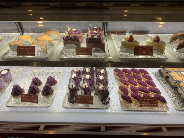 🛍️ Snack, Sip & Shop at Okashigoten Kokusai Street Matsuo!