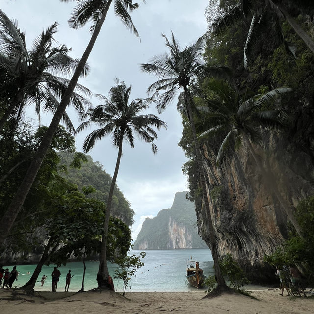เกาะเหลาลาดิง🏝️ เกาะสวรรค์ของนักท่องเที่ยวทั่วโลก