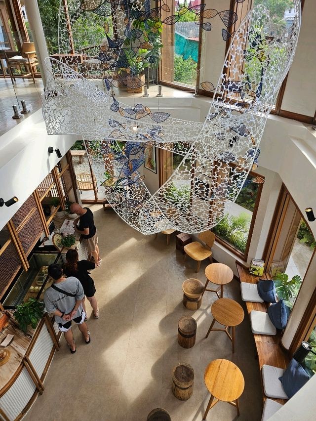 Hitch & Round Cafe and Space | ปราณบุรี